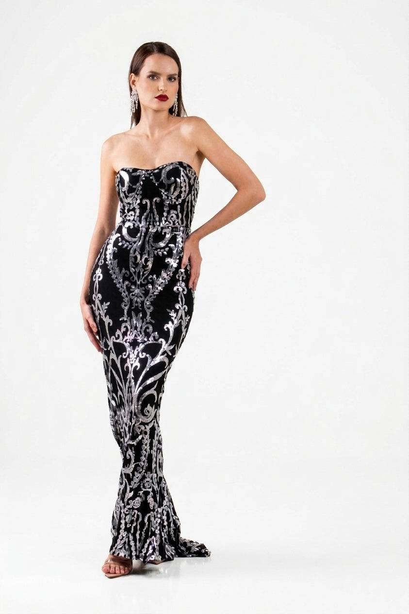 Vestido corte sirena, straple, negro bordado con lentejuelas en plata en renta