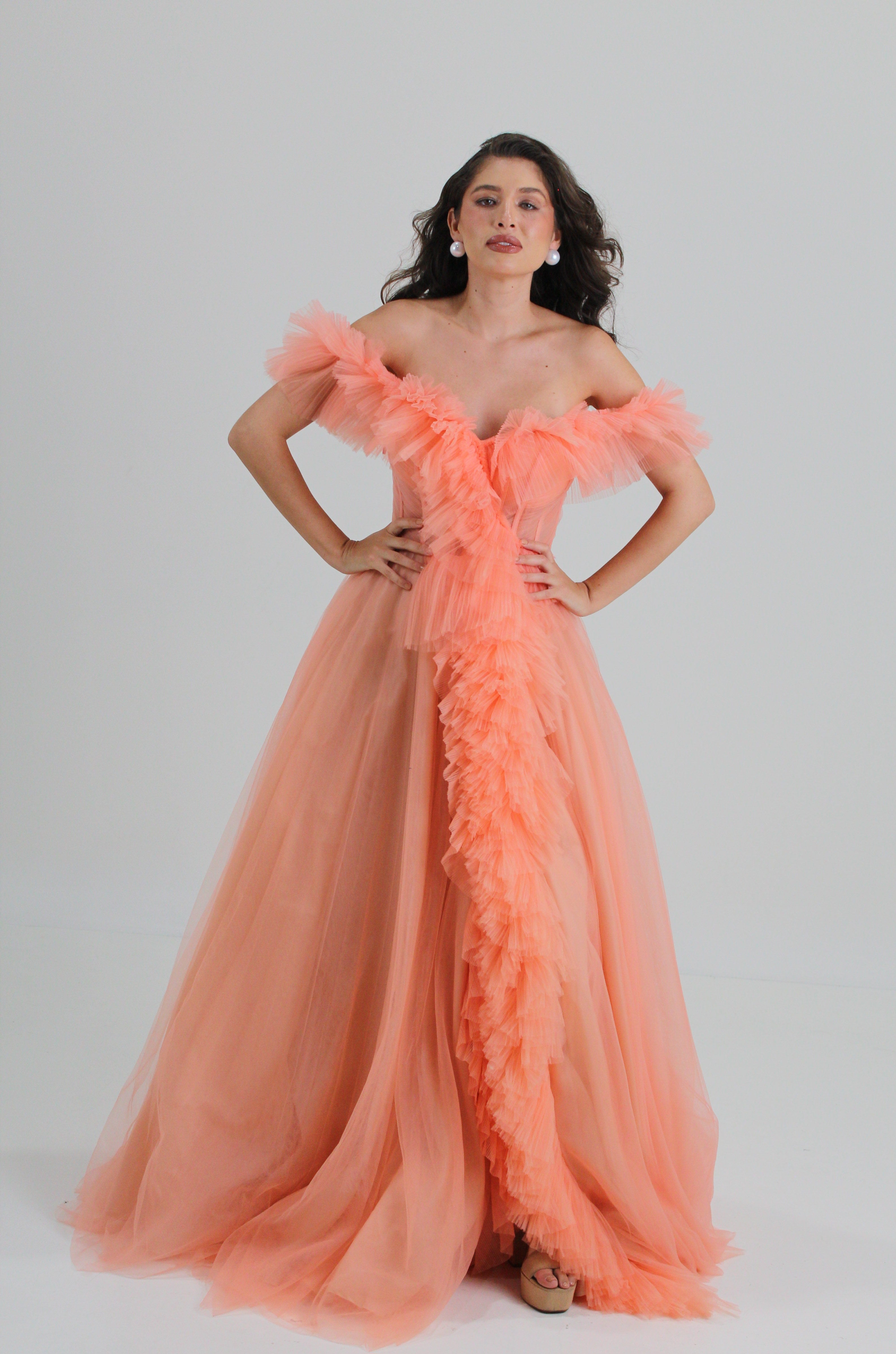 Vestido de mesh, color peach,  tipo corsette, corte princesa en venta