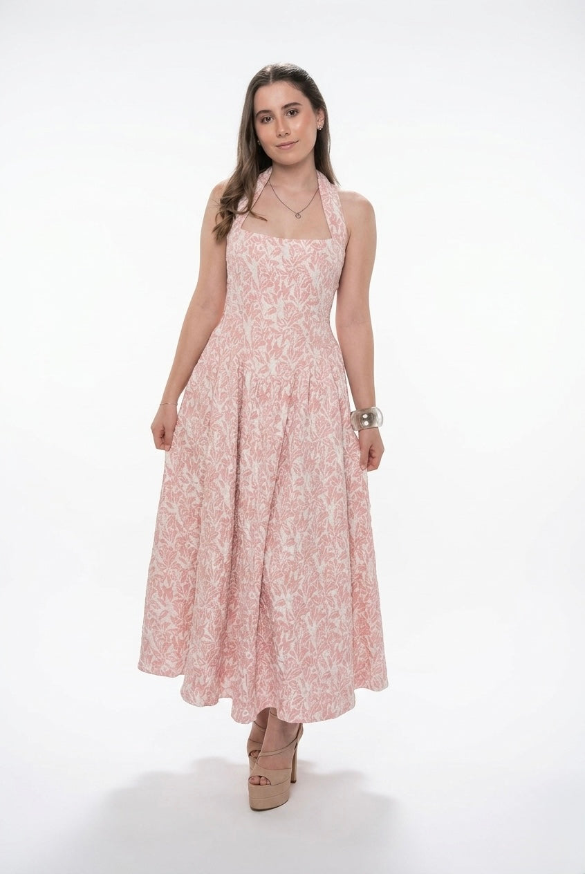 Vestido corte princesa, halter color baby pink estampado con textura en renta