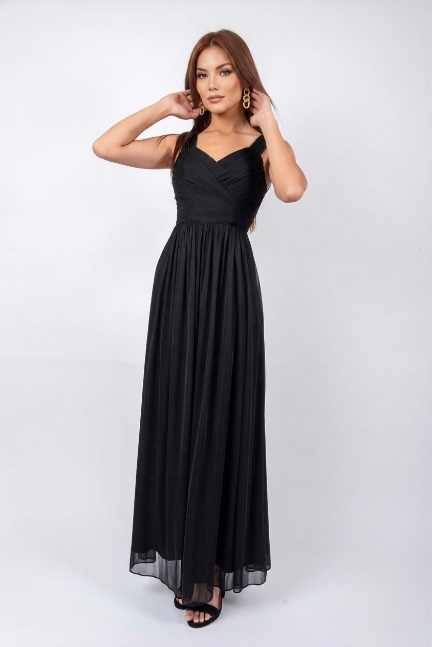 Vestido negro drapeado en busto, corte princesa en venta